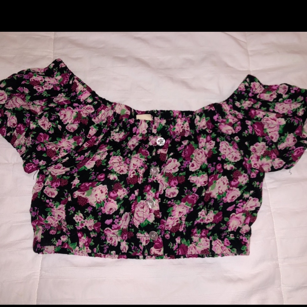 Crop top bundle 🌸 - Picture 3 of 11